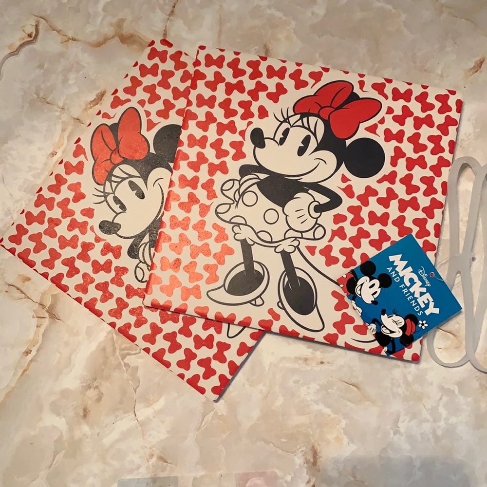 Disney: Minnie Mouse 8” trivet set of two.